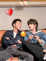 “谁爱你？”@熊艺文Kuma “我爱你呀！”
