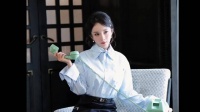 杨幂这状态太能打了真正的冻龄天花板来的，少女感和氛围感被幂姐焊在身上了