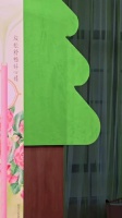 李昀锐全白look配粉花丝巾，少年感十足