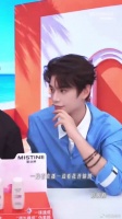 丁禹兮认真夸赞李佳琦状态绝佳，一来一回的互夸，看着特别舒服
