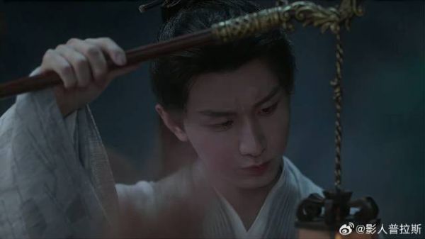 极乐塔在皇宫消失 李莲花一看手上的灯笼，立马明白玄机