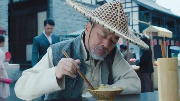 猎金行动：特务怀疑吃面老头的身份，岂不知老头是个顶尖高手