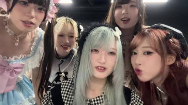 点开收听，莫名其妙开始演唱的“中国人能飞！”