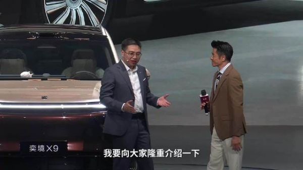 笑不活了，品牌方估计万万没想到，请代言人顺带收获一位活跃发言选手…