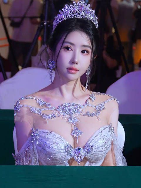 全球中华小姐中国总冠军，伊娃 来自福建沙县
