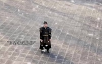 孩子离世母亲绝望，不管祈求不再回头