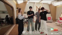 曾辉开玩笑感慨练到老了十岁，小沈阳紧跟玩梗总裁太忙了，互相打趣氛围感绝佳