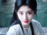 龙神大人喜欢露芜衣太明显了，每天都是情侣装