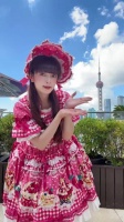 43岁日本lo娘，在东方明珠前甜度超标 大家七夕快乐！今天是甜甜的草莓蛋糕