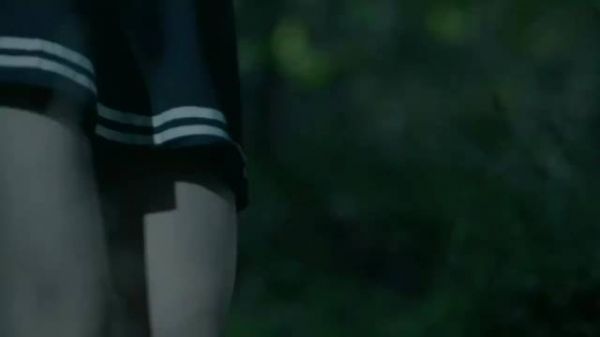 女孩回家的路上，不料被坏人骗上车！爱情片