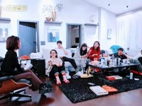 “哈哈哈好喜欢看二姐三姐相爱相杀的日常”｜花儿与少年