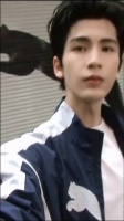 走啊，一起找小野猫去，咱家猫多还有一只在秀里