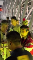 陈丽君打招呼胡军李乃文收信，大哥小助理现场可爱互动