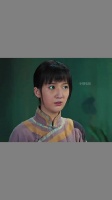 女人半夜穿上红嫁衣 不料发生了恐怖的一幕