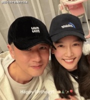 任重孙骁骁官宣二胎晒幸福，原来爱是藏不住的！
