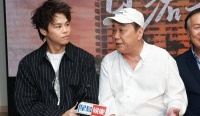80岁TVB视帝罕谈生死，新剧与儿子演父子，曾和子女有隔膜留遗憾