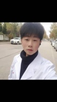 温馨提示照片里的不是同一个人