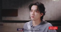 能感受到陈若轩当下情绪挺emo的，但看到他靠在余文乐怀里落泪…