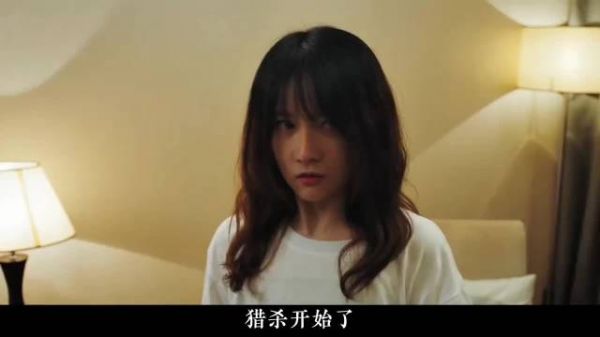 女子砸碎花瓶发现摄像头,酒店镜子也正对偷拍