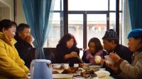 为什么你的亲戚，会比陌生人更加嫌你穷、怕你富？
