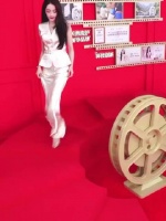 好精致的芭比娃娃 姐姐今天身穿Self-Portrait为其特别定制！