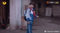 尖尖和凌霄互磕认兄妹 家长笑疯了，好像夫妻对拜