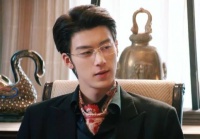 小伙被诬陷杀人入狱，获得大佬支持摇身一变成了老面，一路解决欺负自己的人！