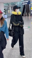 机场都戴负重手环 这个关晓彤也太自律了 恭喜姐迎来最佳赏味期
