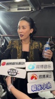 那英演唱会探班，花少团张晚意首次观演