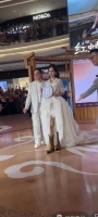 红蜻蜓线下活动Angela baby杨颖陈飞宇同台！女美男帅！baby脸真小！