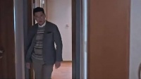 李恒基一住杨光家，杨光就得睡沙发，好像他是这家主人