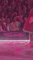 李现坐在观众席被偶遇的每一张生图都好看得过分！