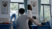 影片《少年派》小伙上课玩手机，老师直接丢到窗外，下一秒就后悔了！