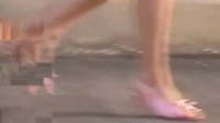 娜塔莉波特曼为Miss Dior香水拍摄广告的另一支幕后花絮，一些不露脸的神秘感