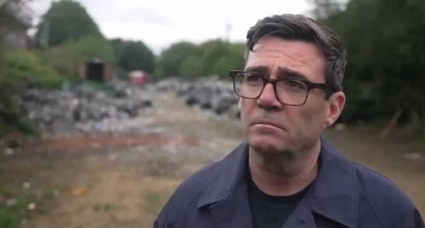 首相Andy Burnham称他们的安保属于私事，并祝他们一切顺利