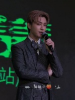 炎亚纶唱了《只对你有感觉》，不愧是飞轮海的主唱