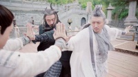 范遥那么博学，他能挑赢玄冥二老中任意一人么？张无忌：我看好你