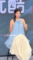 播报看热剧｜@演员艾米 可爱五连拍！少女果然就得少女演，可爱的浑然天成！