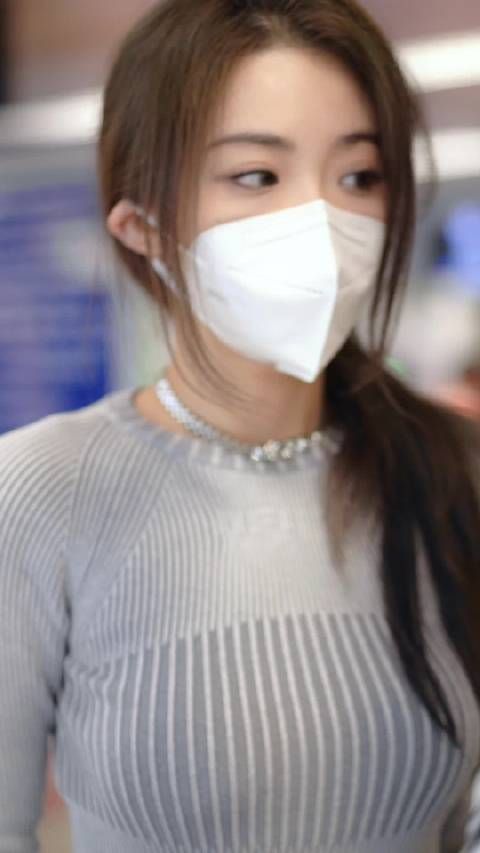 喻言身材比例真不错 练家子
