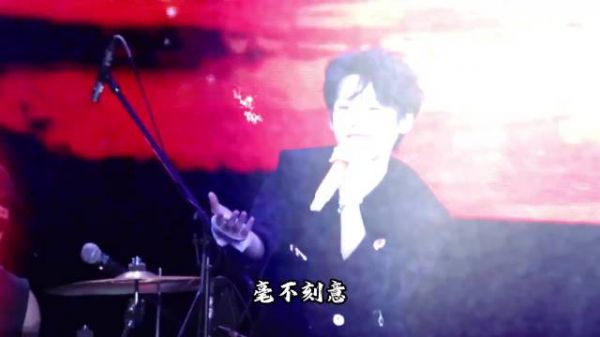 谁的深夜emo歌单里没有一首梓渝的《褪黑素》？…