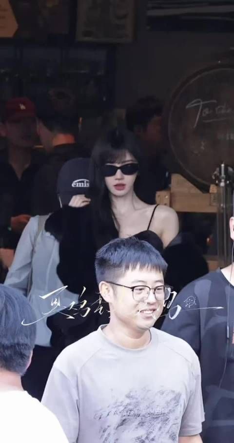 鞠婧祎今天是大明星苏绿夏，这个视频退出键在哪里
