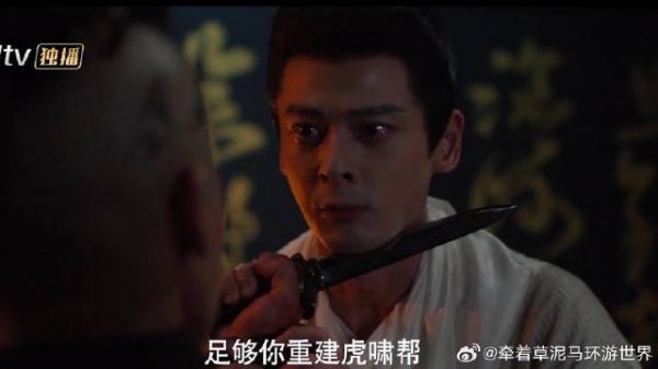 右相才是全剧最狠之人，为了荣华富贵，把亲弟弟和岳父都灭口