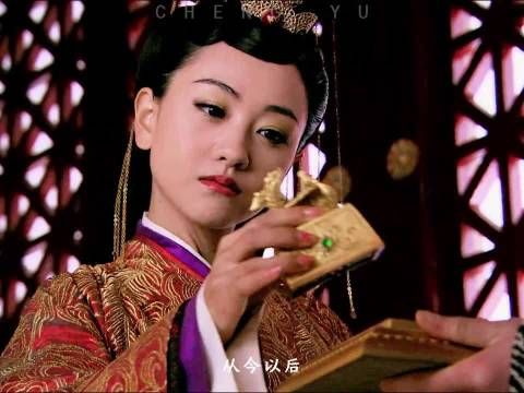 古早疯批人设，最圆的脸干最狠的事