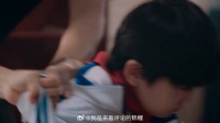 母亲觉得女儿是儿子害的，看到照片被刺激，怒打儿子