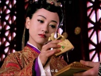 古早疯批人设，最圆的脸干最狠的事