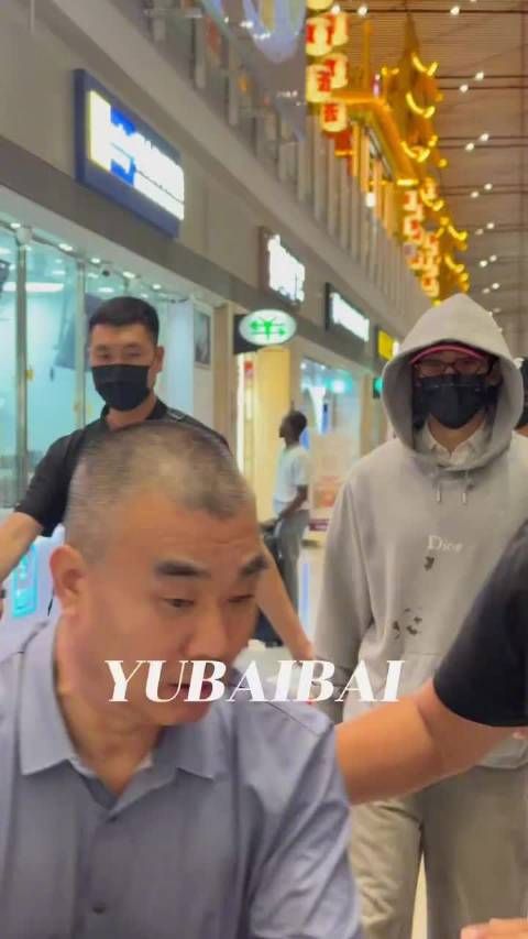 于适出发美国拍戏 潮男太帅啦 开启异国恋啦 国外一切顺利