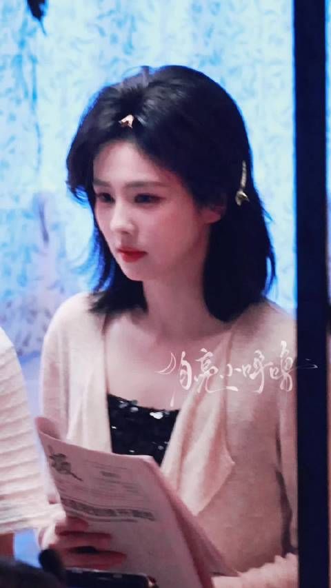 白鹿夜越深越美，粉丝期待《开到荼蘼》