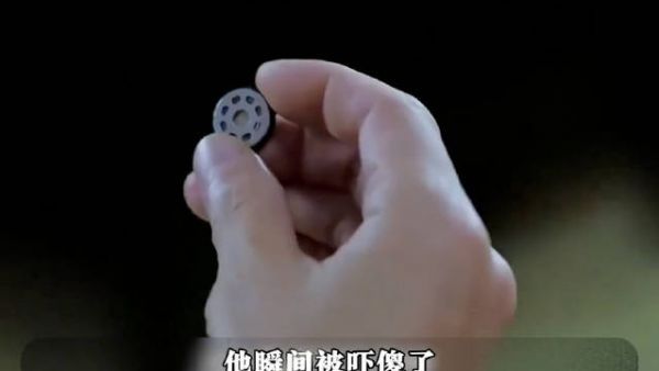 卧底巧施反间计洗清嫌疑继续潜伏