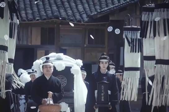 进一步没有身份，退一步心碎万分