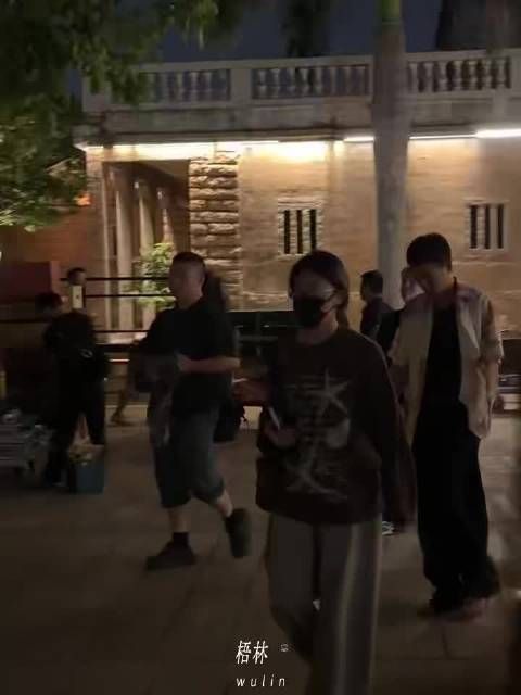 不靠枪战靠智斗，全程心理博弈、情报攻防拉扯，真正高级的现代谍战质感